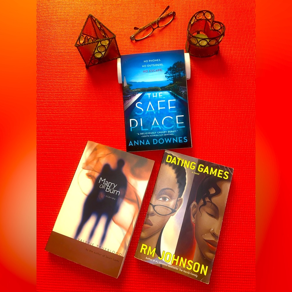 Bundle of 3 Paperback books 📚 (#bundle&save)